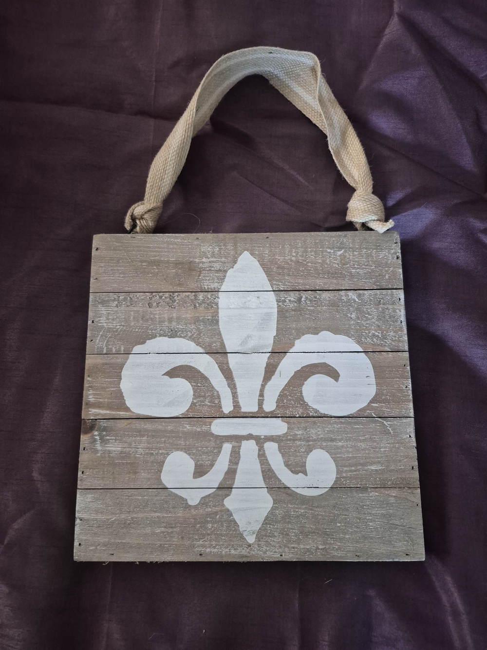 Rustic Wooden Fleur-de-lis Wall Plaque - White on Natural Wood
